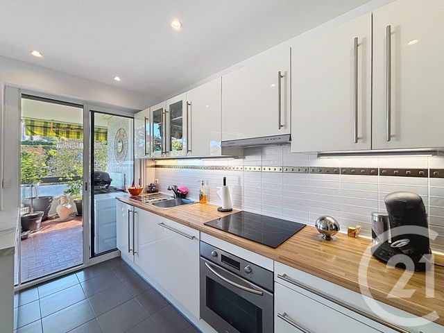 Appartement F2 à vendre - 2 pièces - 56.55 m2 - MANDELIEU LA NAPOULE - 06 - PROVENCE-ALPES-COTE-D-AZUR - Century 21 Azurim