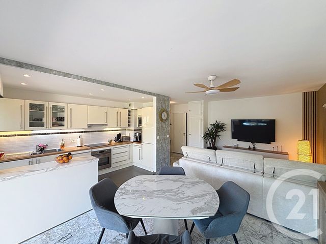 Appartement F2 à vendre - 2 pièces - 56.55 m2 - MANDELIEU LA NAPOULE - 06 - PROVENCE-ALPES-COTE-D-AZUR - Century 21 Azurim