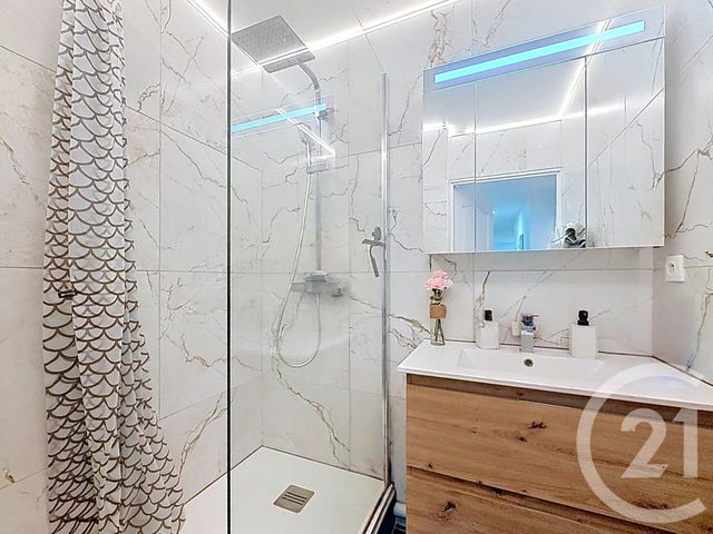 Appartement F3 à vendre - 3 pièces - 61.17 m2 - MANDELIEU LA NAPOULE - 06 - PROVENCE-ALPES-COTE-D-AZUR - Century 21 Azurim