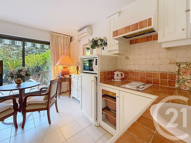 Appartement Studio à vendre - 1 pièce - 27.24 m2 - MANDELIEU LA NAPOULE - 06 - PROVENCE-ALPES-COTE-D-AZUR - Century 21 Azurim