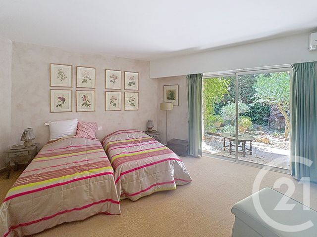 Appartement F3 à vendre - 3 pièces - 99.0 m2 - MANDELIEU LA NAPOULE - 06 - PROVENCE-ALPES-COTE-D-AZUR - Century 21 Azurim