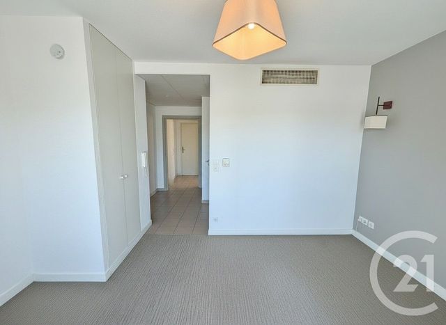 Appartement F1 à vendre - 1 pièce - 21.8 m2 - MANDELIEU LA NAPOULE - 06 - PROVENCE-ALPES-COTE-D-AZUR - Century 21 Azurim