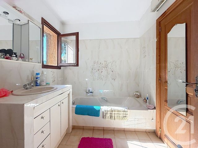 maison à vendre - 5 pièces - 142.48 m2 - MANDELIEU LA NAPOULE - 06 - PROVENCE-ALPES-COTE-D-AZUR - Century 21 Azurim