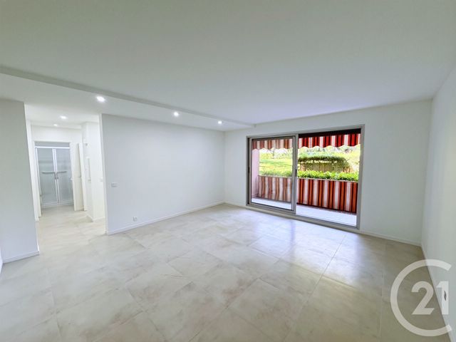 Appartement F2 à vendre - 2 pièces - 51.51 m2 - MANDELIEU LA NAPOULE - 06 - PROVENCE-ALPES-COTE-D-AZUR - Century 21 Azurim