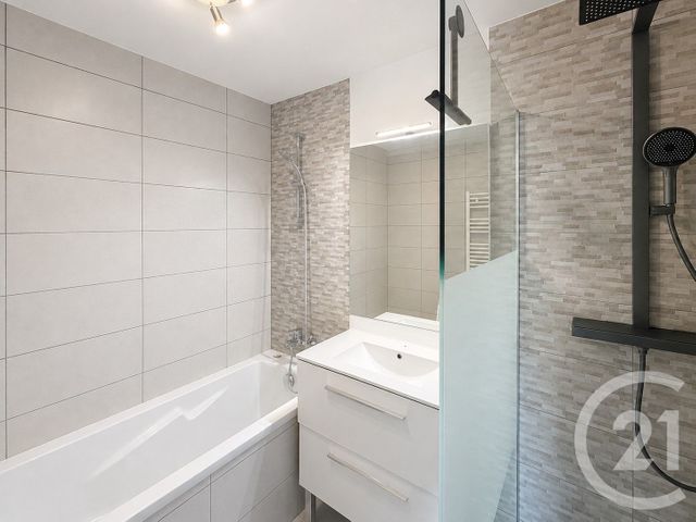 Appartement Duplex à vendre - 4 pièces - 118.13 m2 - LA ROQUETTE SUR SIAGNE - 06 - PROVENCE-ALPES-COTE-D-AZUR - Century 21 Azurim