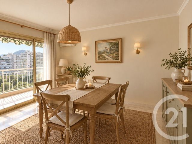 Appartement F4 à vendre - 4 pièces - 88.0 m2 - MANDELIEU LA NAPOULE - 06 - PROVENCE-ALPES-COTE-D-AZUR - Century 21 Azurim