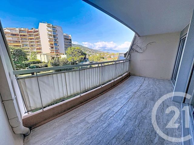 Appartement F2 à vendre - 2 pièces - 33.0 m2 - MANDELIEU LA NAPOULE - 06 - PROVENCE-ALPES-COTE-D-AZUR - Century 21 Azurim