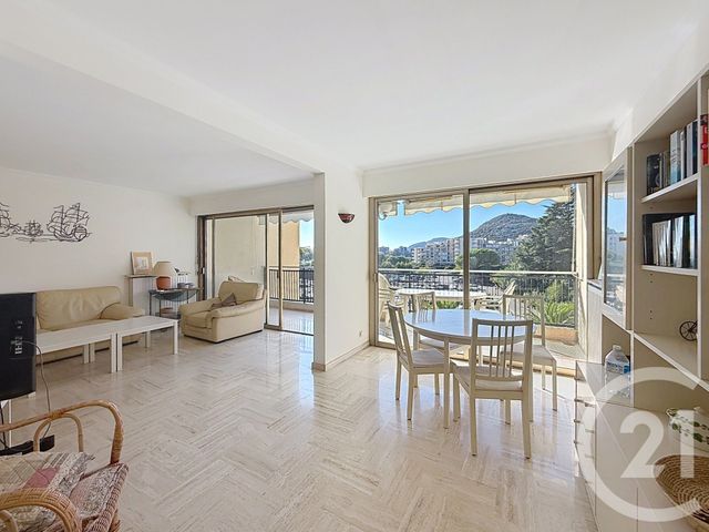 Appartement F5 à vendre - 5 pièces - 101.1 m2 - MANDELIEU LA NAPOULE - 06 - PROVENCE-ALPES-COTE-D-AZUR - Century 21 Azurim