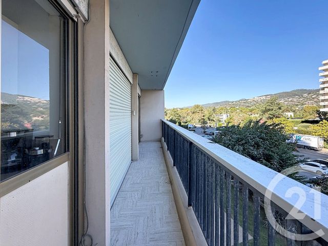 Appartement F5 à vendre - 5 pièces - 101.1 m2 - MANDELIEU LA NAPOULE - 06 - PROVENCE-ALPES-COTE-D-AZUR - Century 21 Azurim