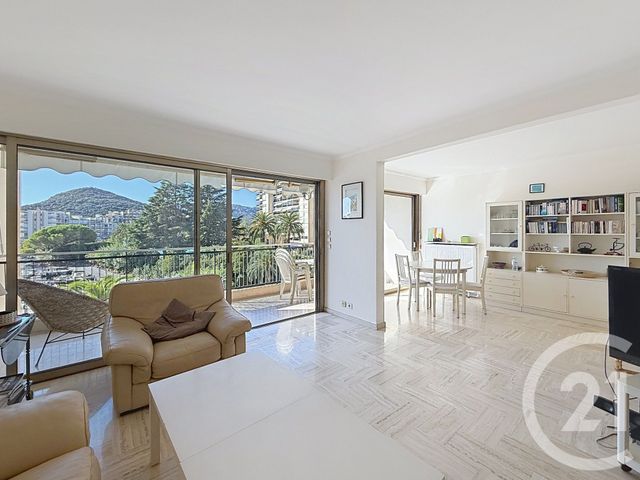 Appartement F5 à vendre - 5 pièces - 101.1 m2 - MANDELIEU LA NAPOULE - 06 - PROVENCE-ALPES-COTE-D-AZUR - Century 21 Azurim