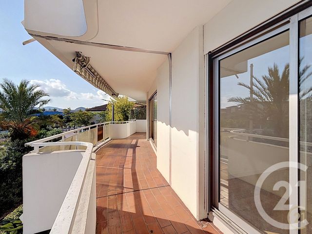 Appartement T2 à vendre - 2 pièces - 50.04 m2 - MANDELIEU LA NAPOULE - 06 - PROVENCE-ALPES-COTE-D-AZUR - Century 21 Azurim